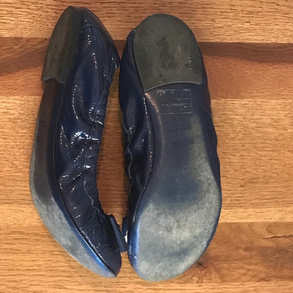 FENDI flats with bow and gold patent logo blue 7.5 - Picture 3 of 3